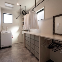 【2026年最新】家づくりのプロが本気で選ぶ「ランドリーコーナーにあると便利なもの」5選