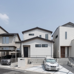 カラフルを愉しむ白い家